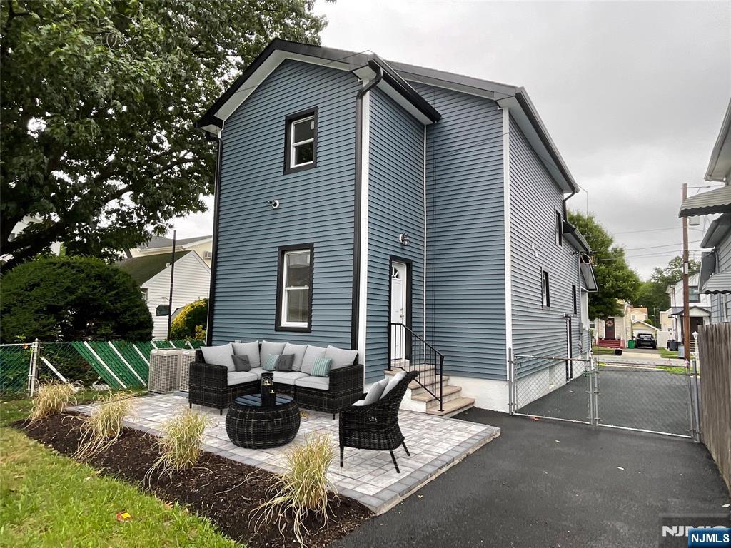 340 Watson Avenue - Photo 4