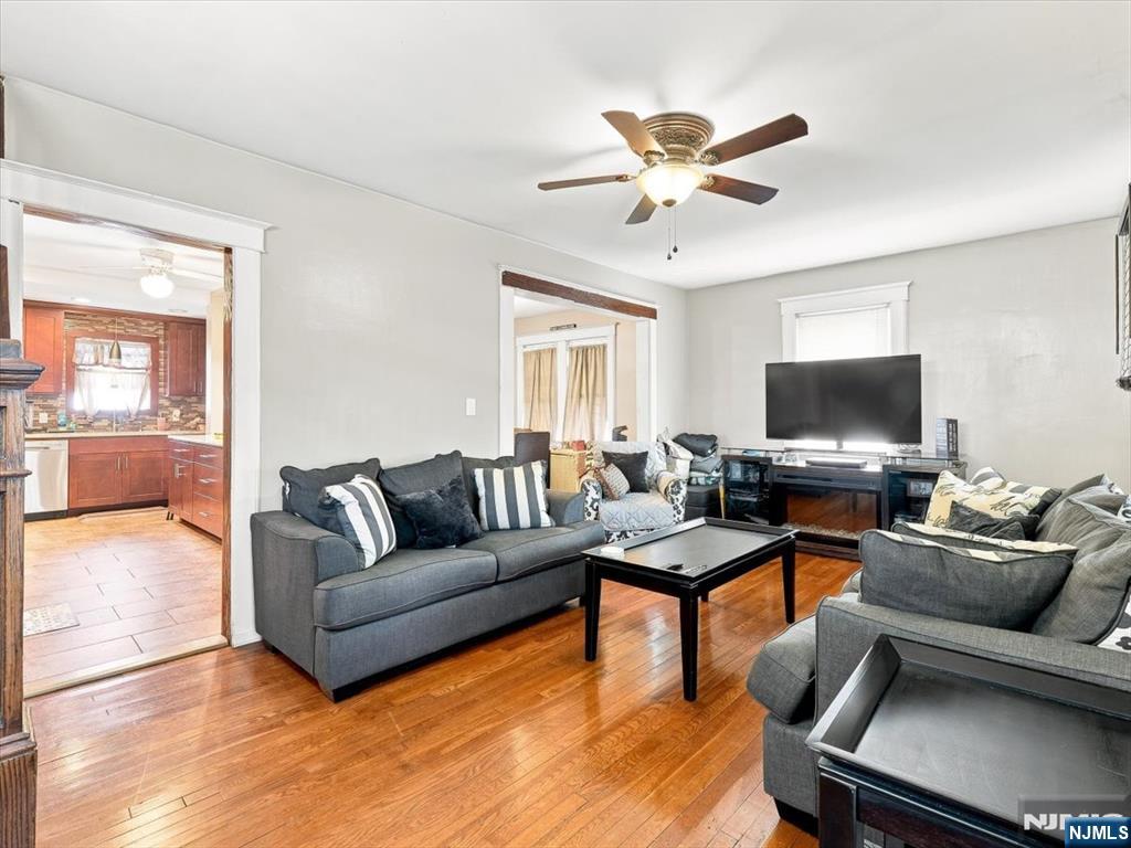 66 Ross Avenue - Photo 2