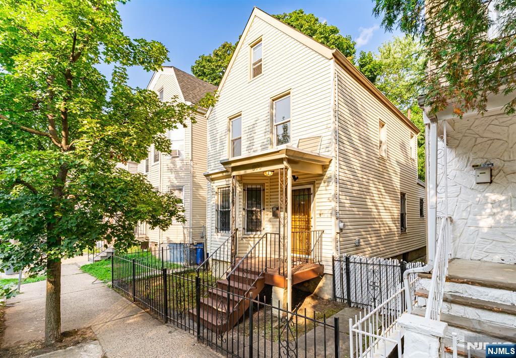 800 S 15th Street - Photo 1