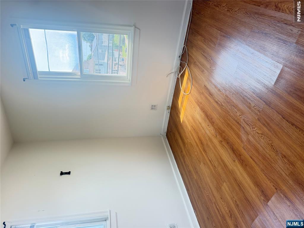 296 Berkeley Avenue - Photo 5