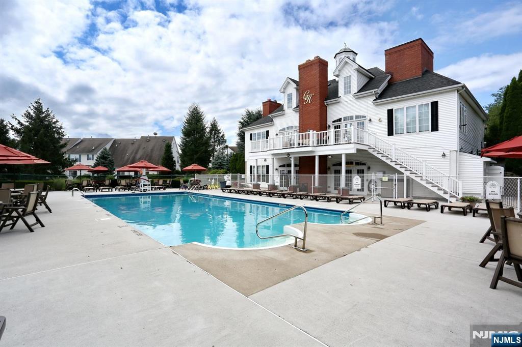 443 Hartford Drive 4044 - Photo 4