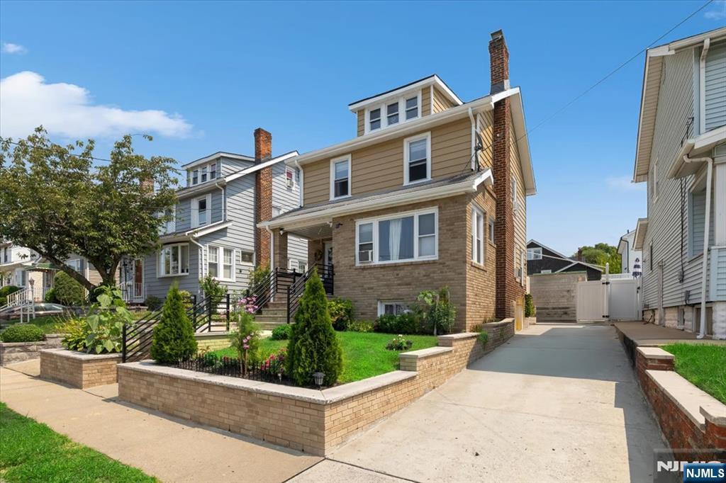 18 Newell Pl, North Arlington, NJ 07031