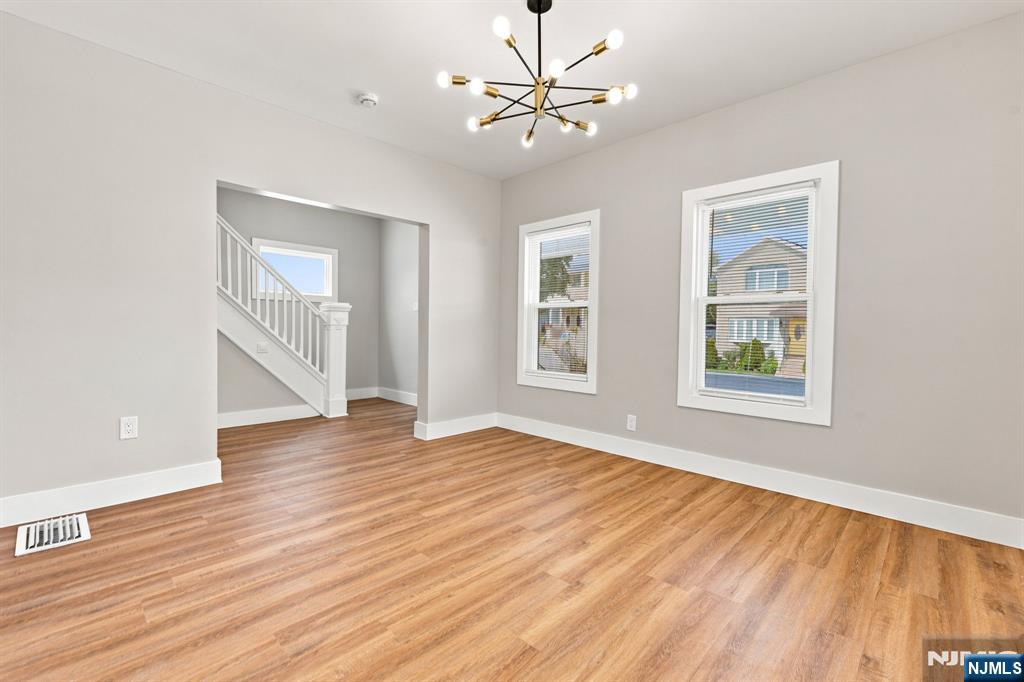 159 Berdan Place - Photo 5