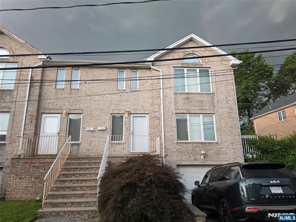26 E Washington Place B - Photo 1