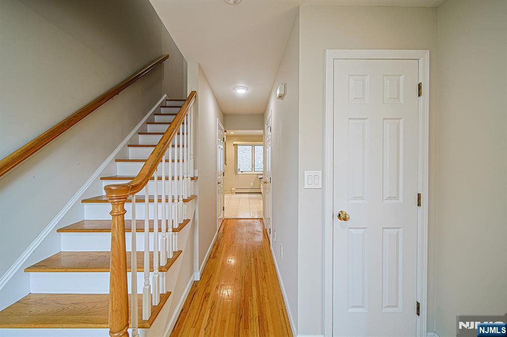 26 E Washington Place B - Photo 2