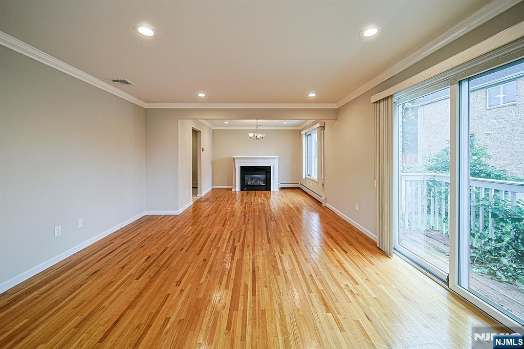 26 E Washington Place B - Photo 3