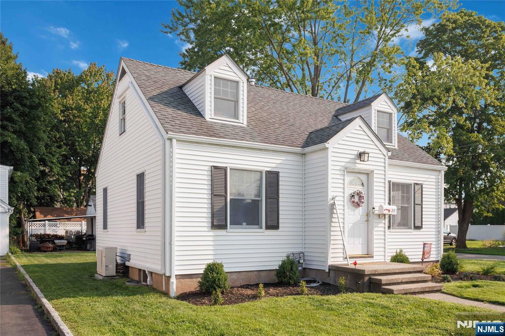 22 First St, Mahwah, NJ 07430