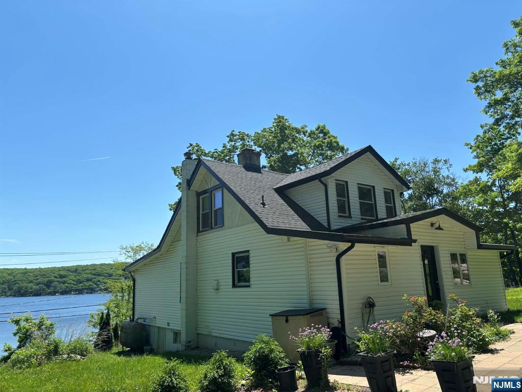 677 Warwick Turnpike - Photo 1