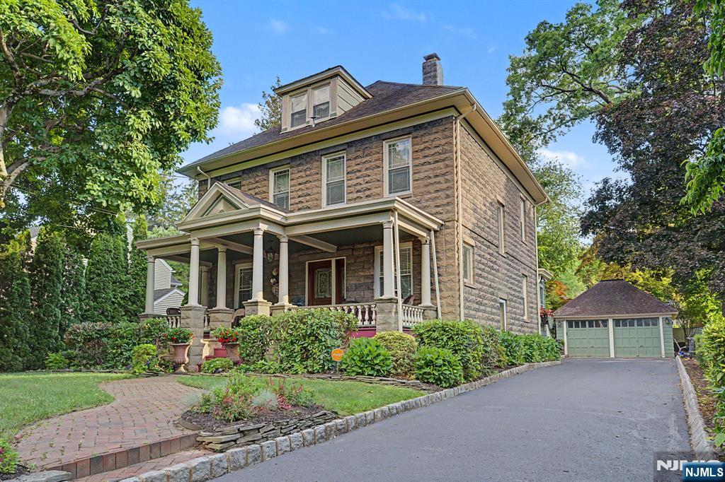 11 Willow Street - Photo 1
