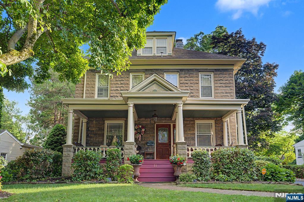 11 Willow Street - Photo 3