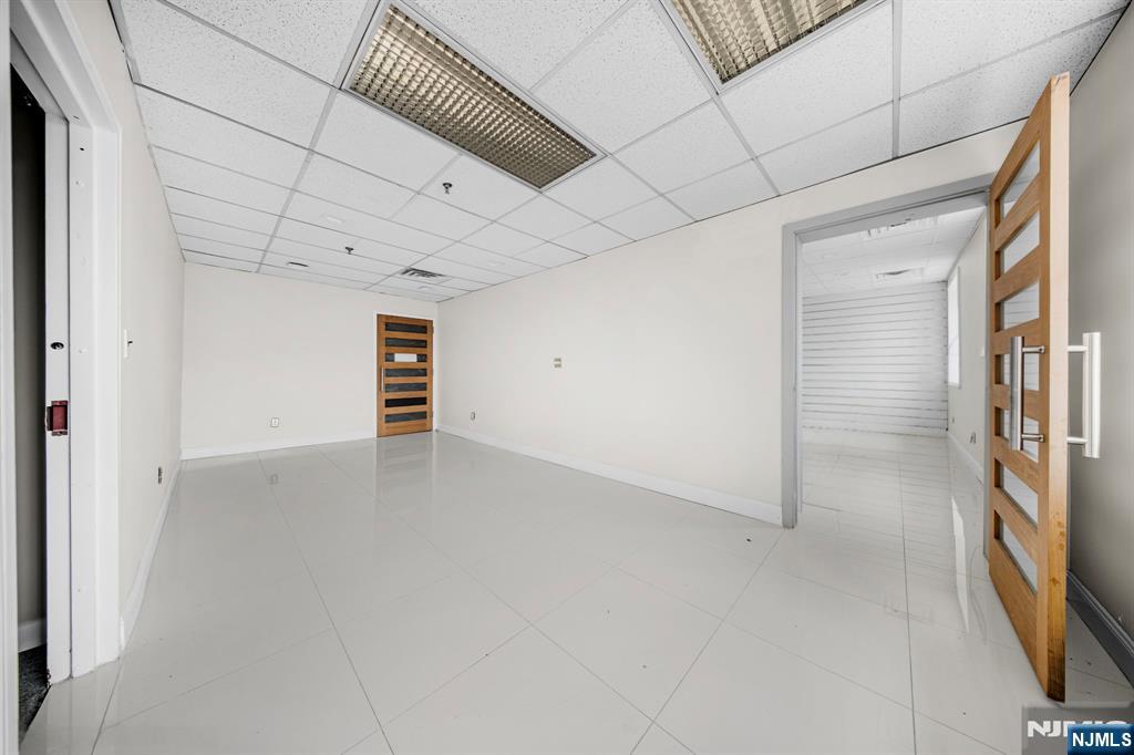301 Hoboken Road 2nd Floor - Photo 4