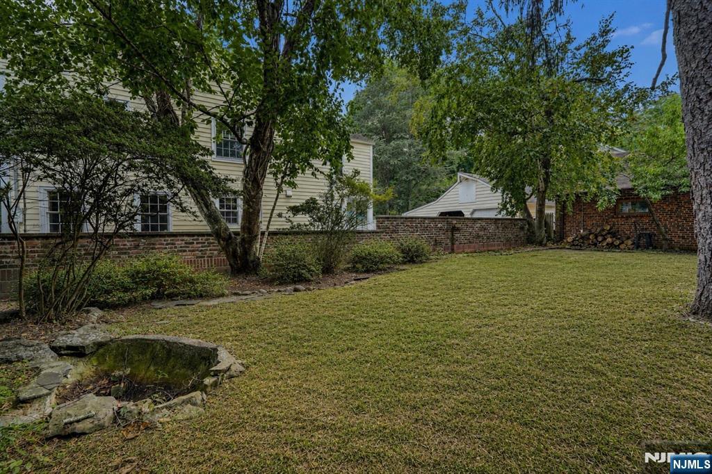 8 Harriot Ave, Harrington Park, NJ 07640