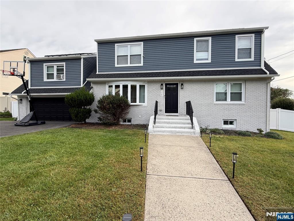 320 Lincoln Avenue - Photo 1