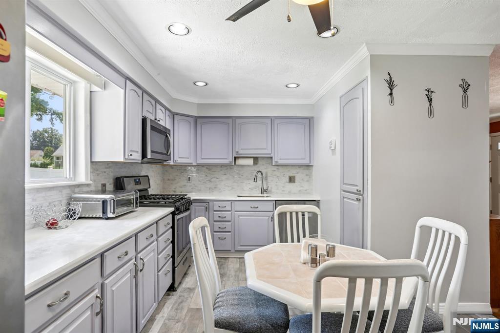 10 Independence Drive - Photo 4