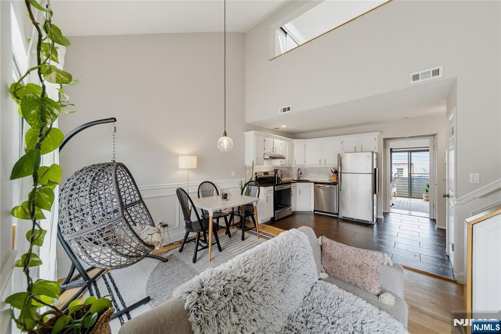 77 Liberty Street 8 - Photo 1