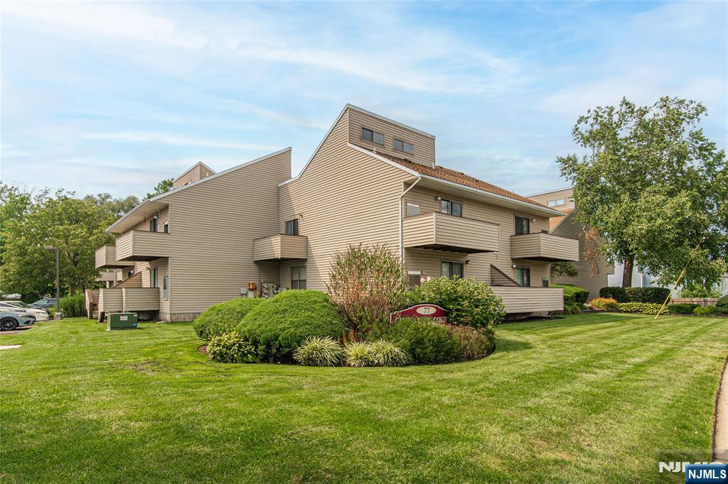 77 Liberty St #8, Little Ferry, NJ 07643