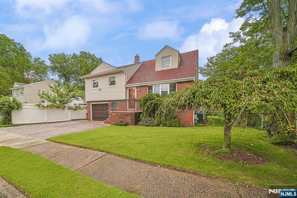 728 Lancaster Road - Photo 2