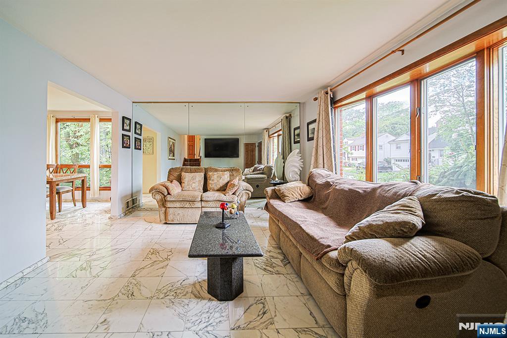728 Lancaster Road - Photo 5
