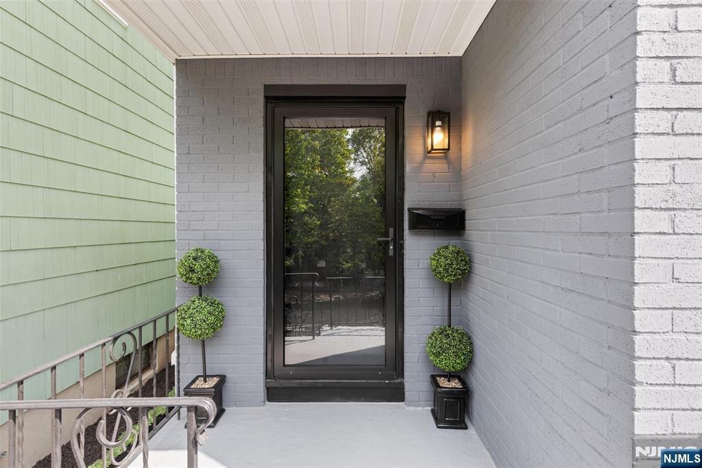 174 Terrace Avenue - Photo 3
