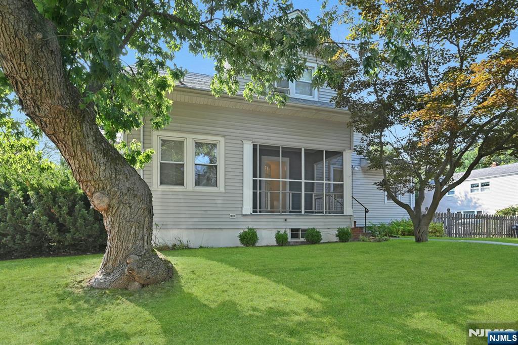 304 Midland Avenue 1st Floor - Photo 2