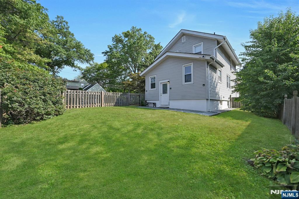 304 Midland Avenue 1st Floor - Photo 4