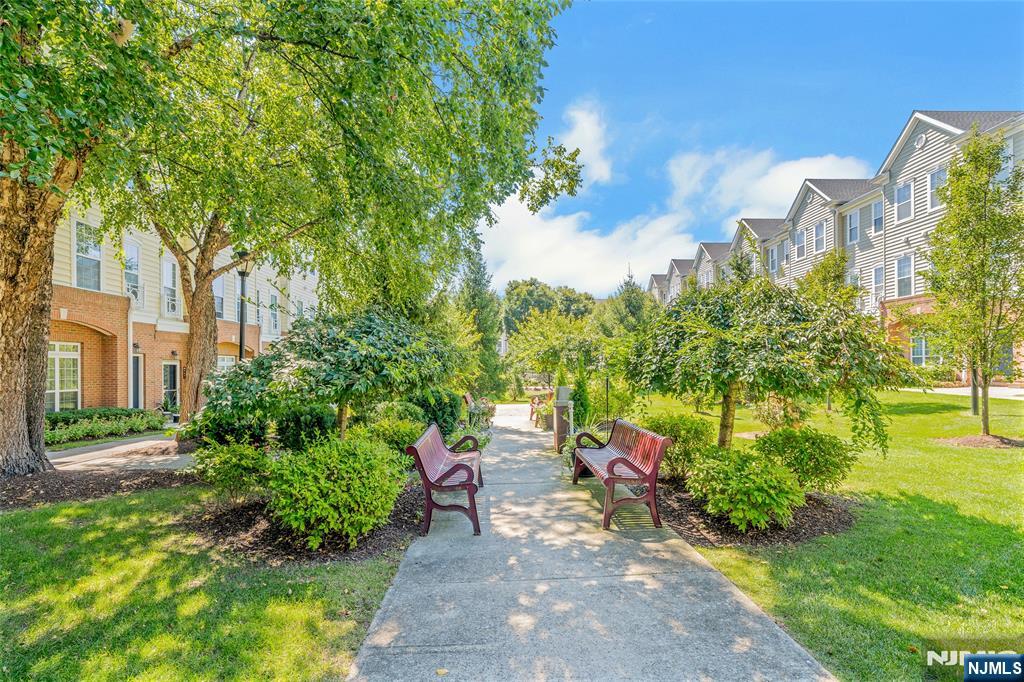 1103 Hamiltion - Photo 1