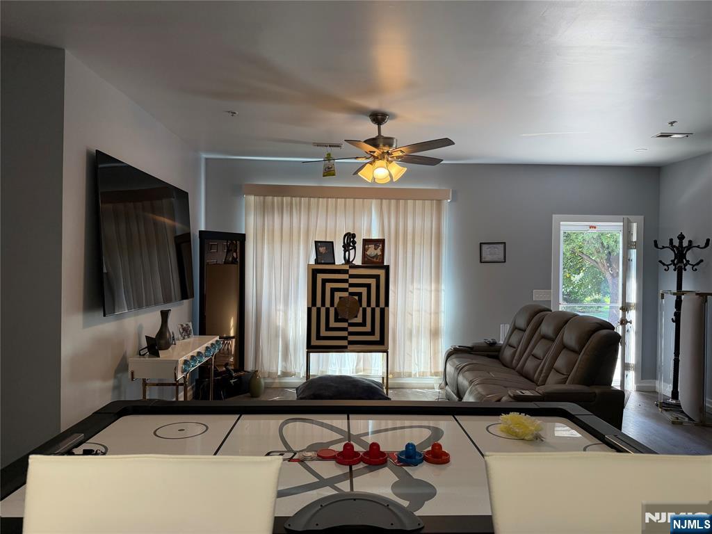 1103 Hamiltion - Photo 5