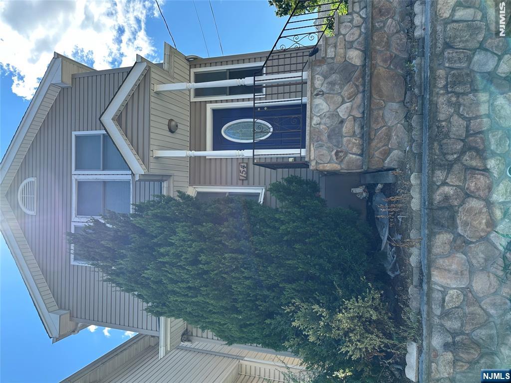 154 Maple Avenue - Photo 1