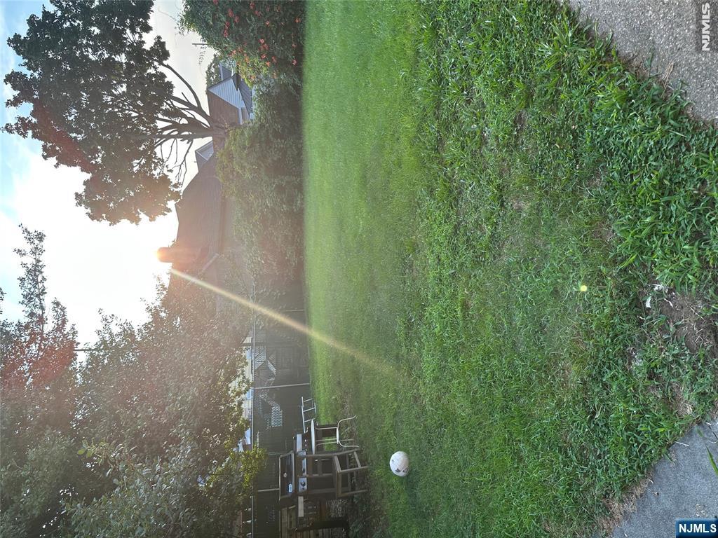 154 Maple Avenue - Photo 3