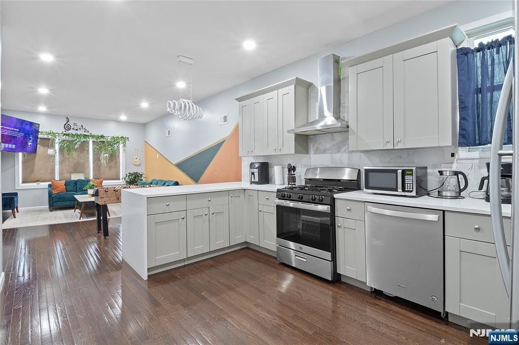 84 3rd Street - Photo 3