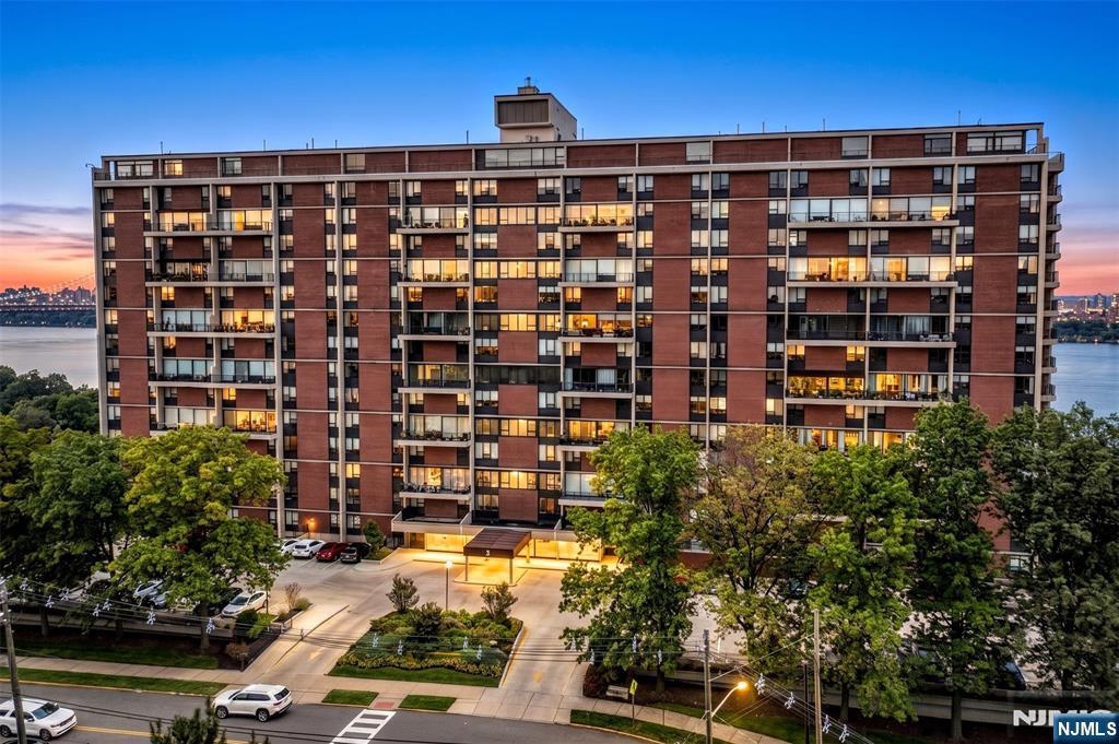 Condo for sale at 3 Horizon #1002, Fort Lee, NJ 07024 | MLS# 26030800