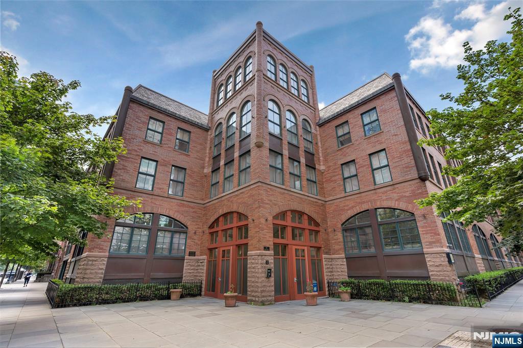61 Grand Street 2F - Photo 1