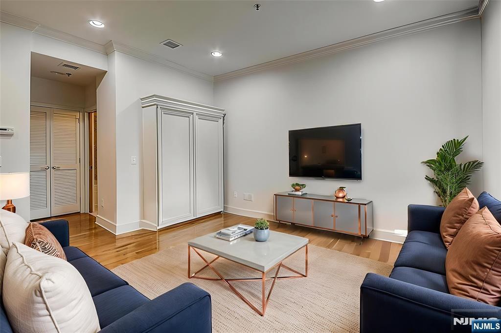 61 Grand Street 2F - Photo 2