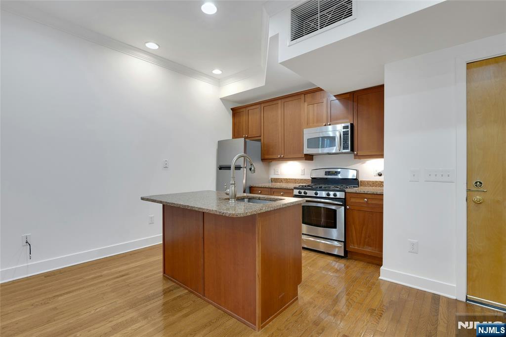 61 Grand Street 2F - Photo 5