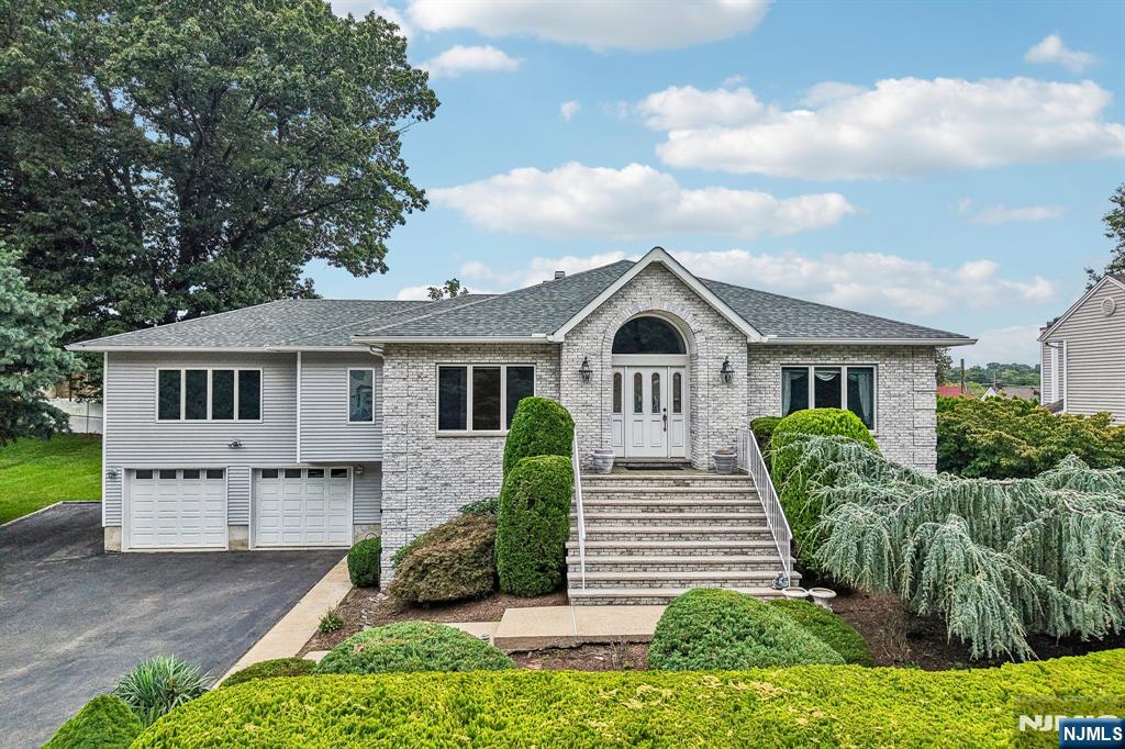 Photo 1 of Land for sale at 19 Brook Holw Ct, Hawthorne, NJ 07506 | MLS# 26030808 | Listing updated on 2026-09-19