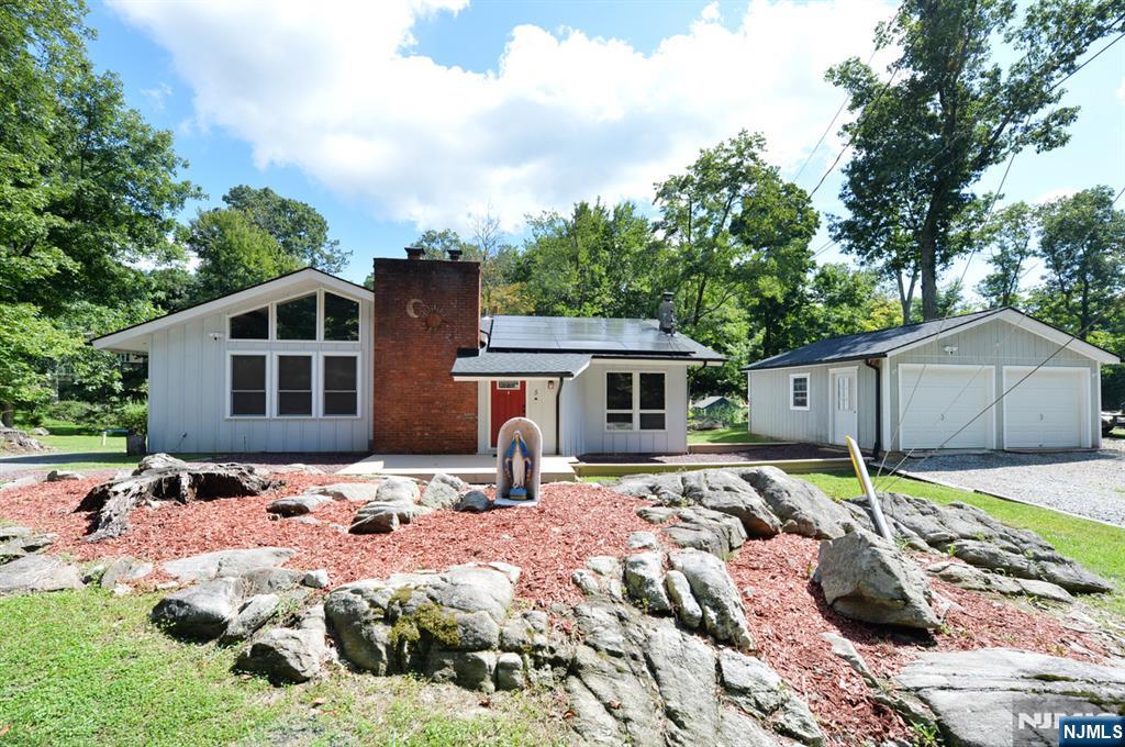 5 Woodlawn Drive - Photo 1