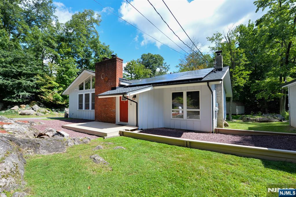 5 Woodlawn Drive - Photo 2