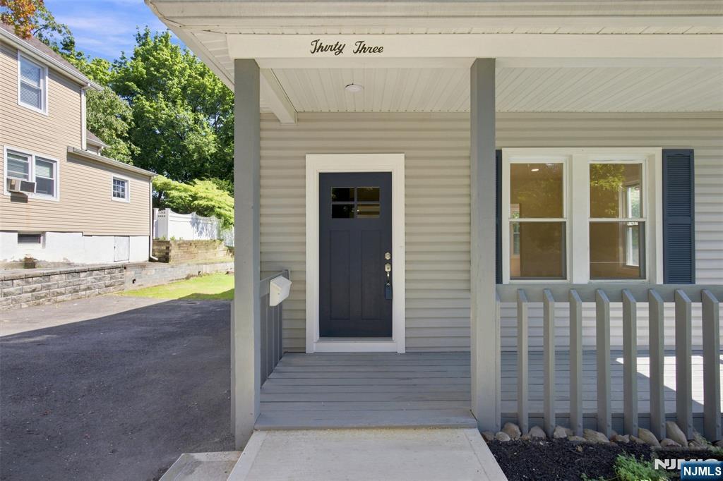 Photo 3 of Single family home for sale at 33 Mohawk Ave, Hawthorne, NJ 07506 | MLS# 26030813 | Listing updated on 2026-10-04