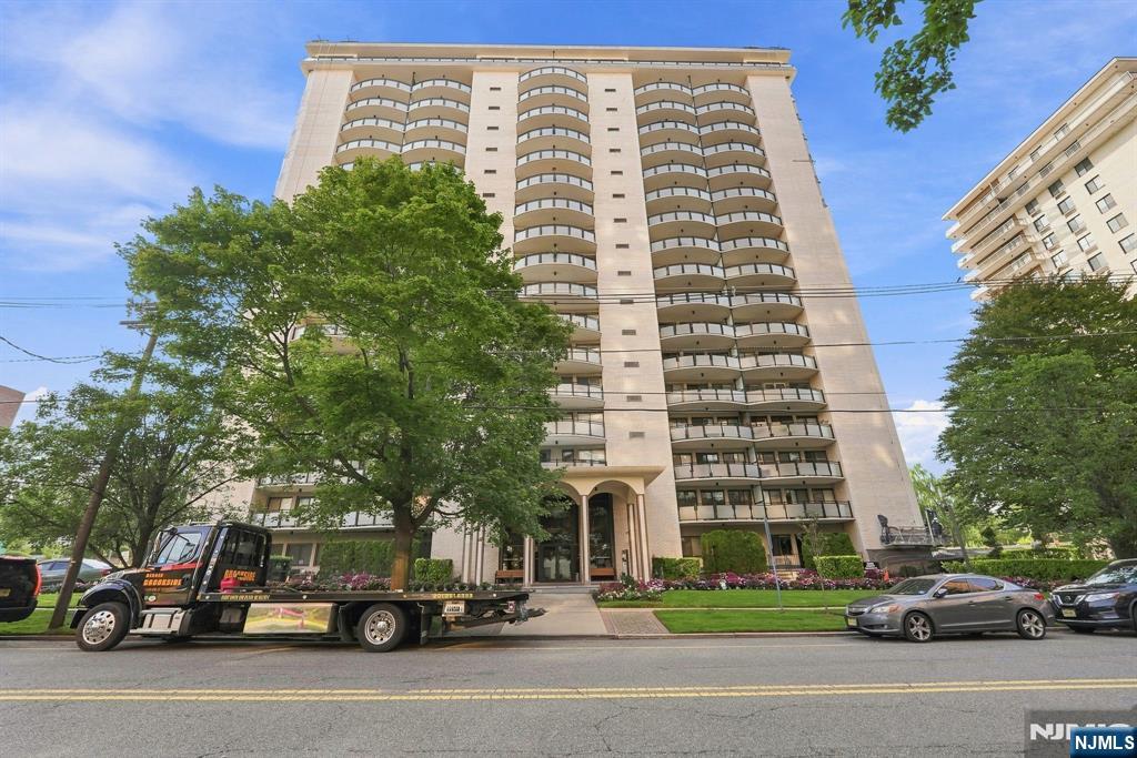 125 Prospect Avenue 18D - Photo 1