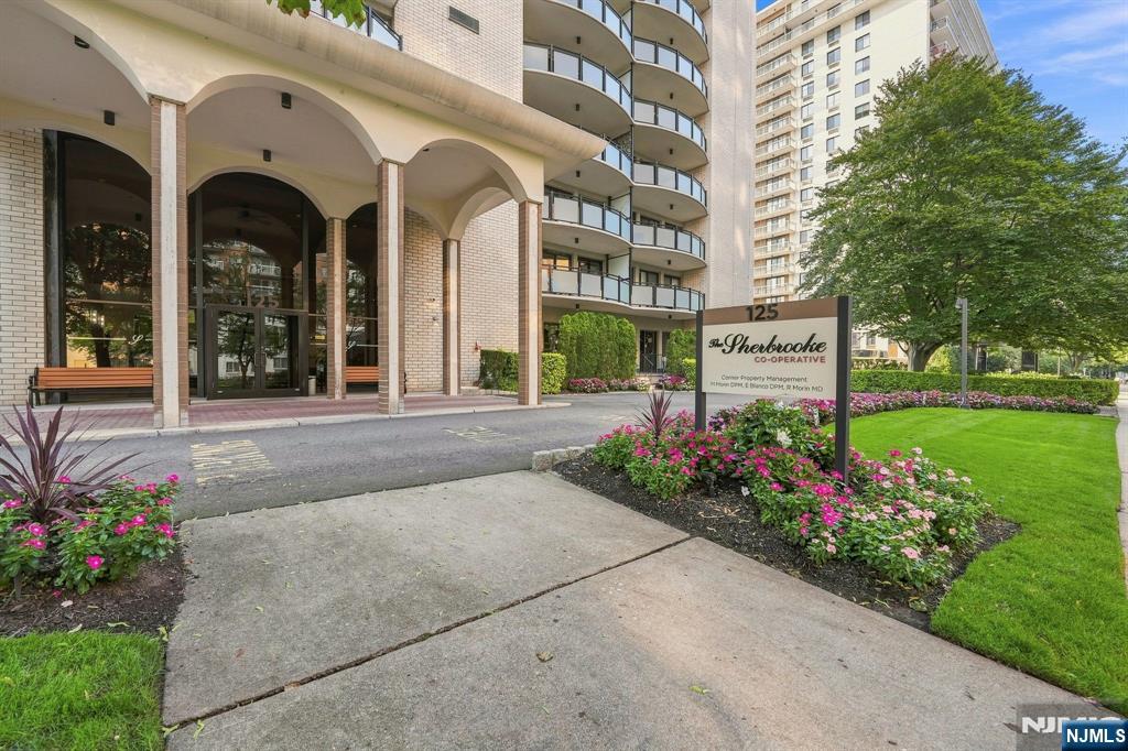 125 Prospect Avenue 18D - Photo 3