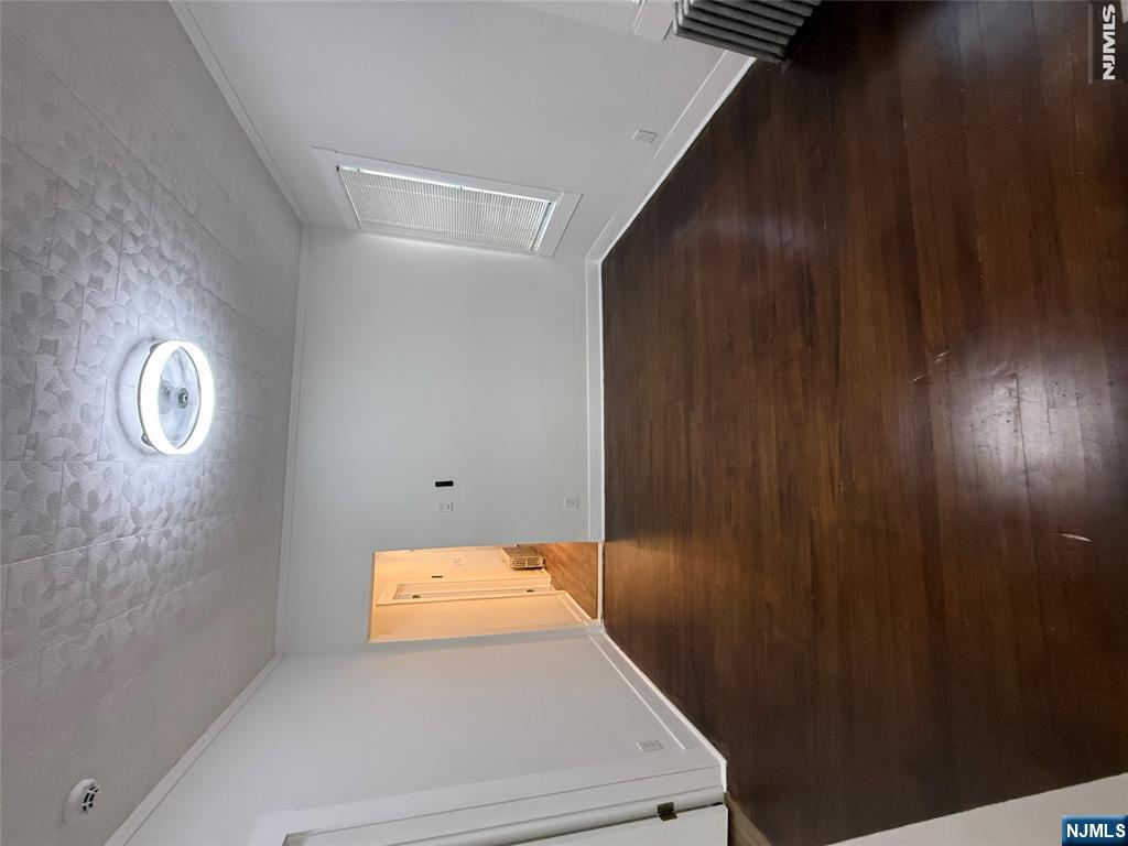34 Fenner Avenue 1 - Photo 5