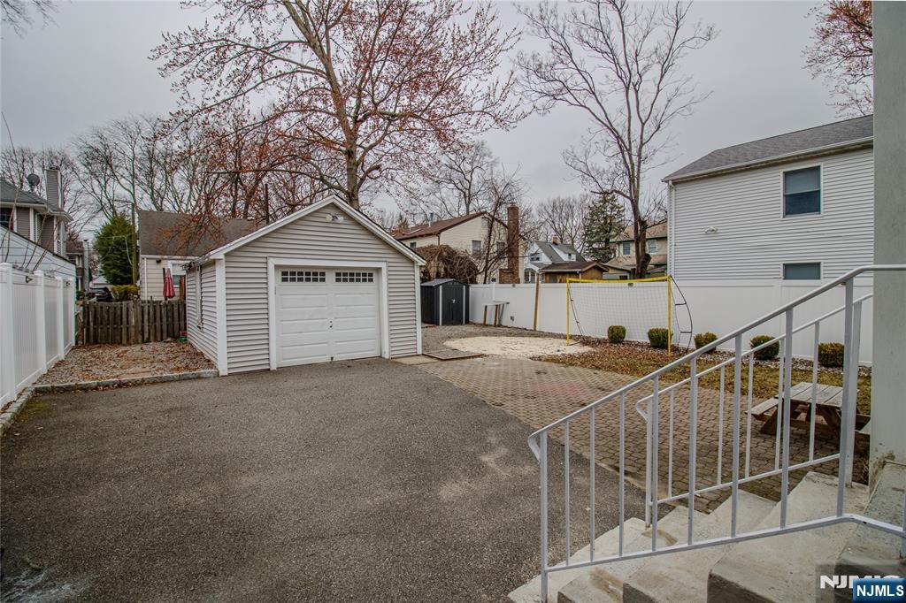 316 William Street - Photo 4