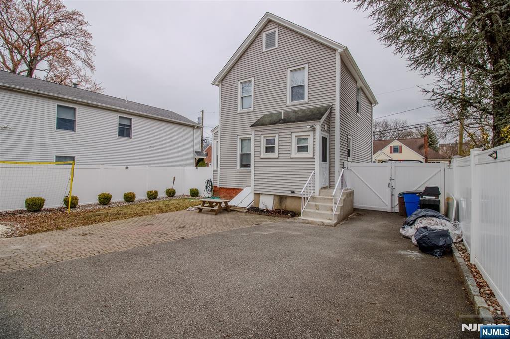 316 William Street - Photo 5