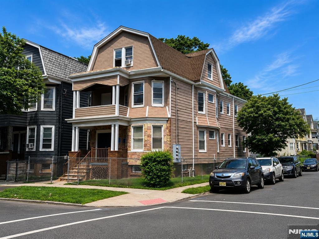 93 Hopkins Place - Photo 1