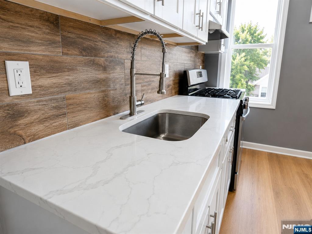 93 Hopkins Place - Photo 4