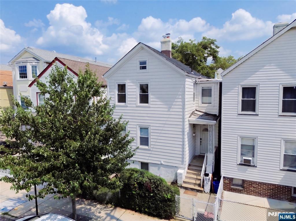 323 John Street - Photo 1