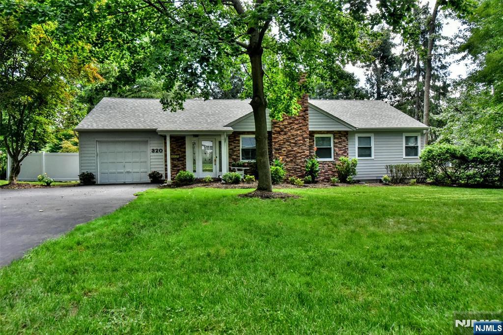 320 Monroe Avenue - Photo 1