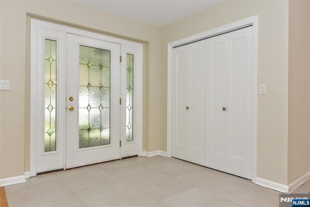 320 Monroe Avenue - Photo 2