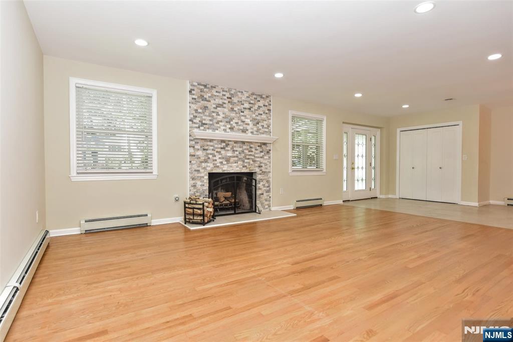 320 Monroe Avenue - Photo 3