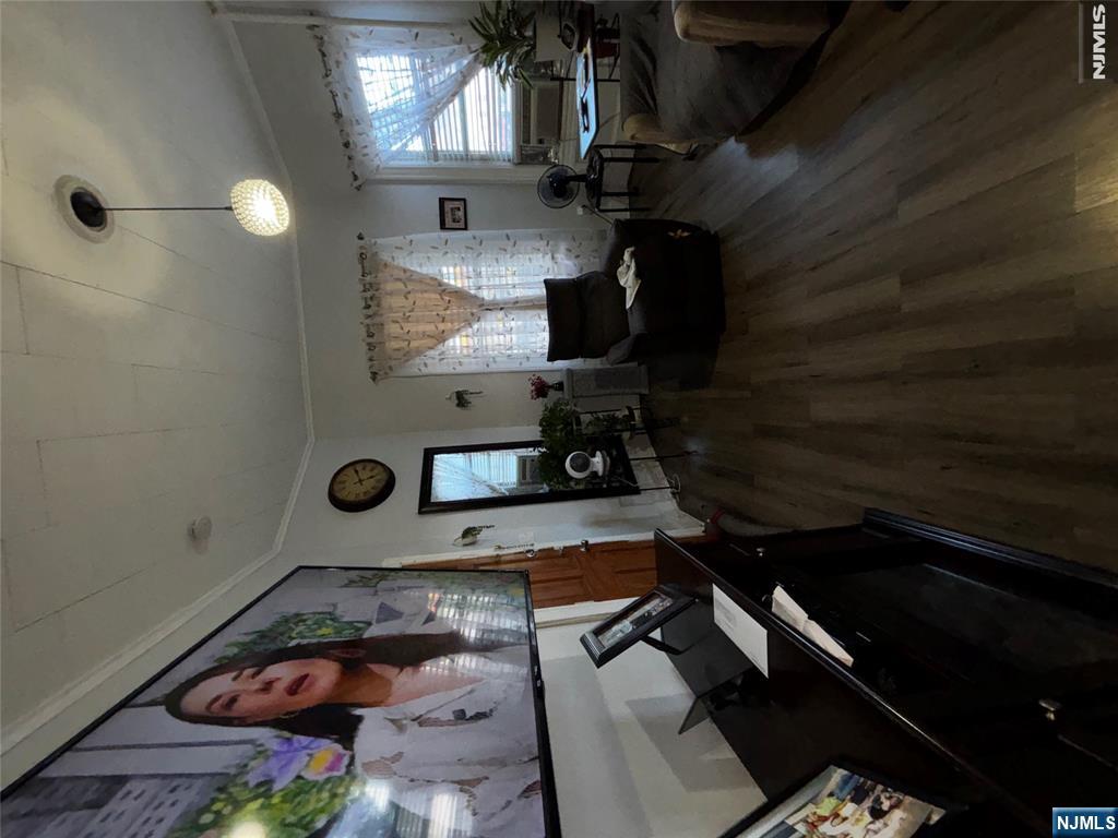 552 Market Street - Photo 3